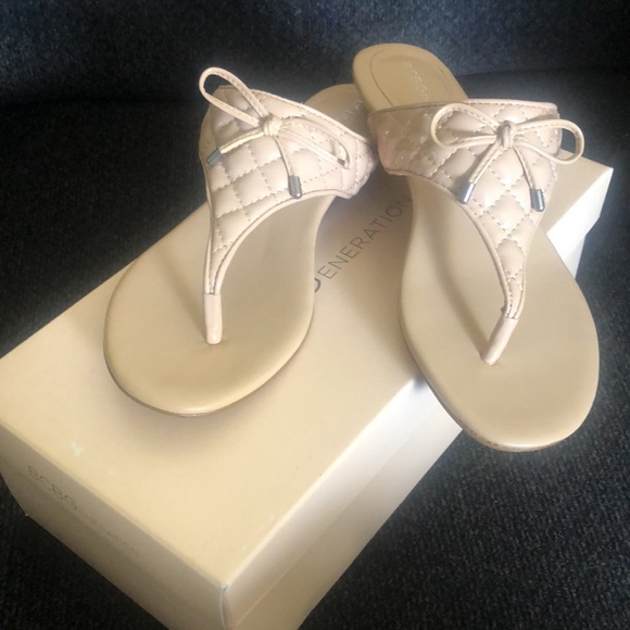 ❤️SOLD❤️BCBGeneration sandals - Picture 2 of 5